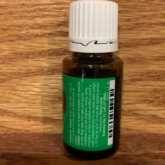 Young Living Essential Oils. Clarity. NEW never opened bottle. 15 ml. - Picture 2 of 4
